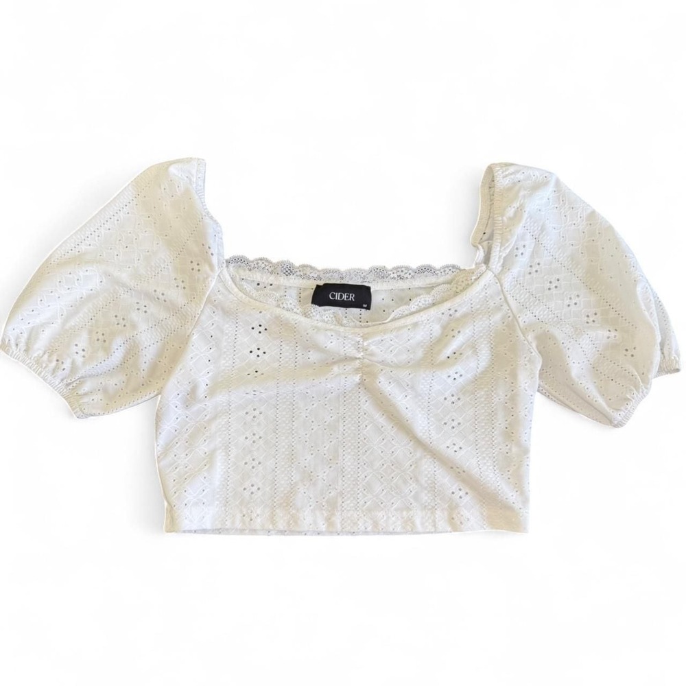 Cider White Eyelet Crop Top with Puff Sleeves - Size M‎